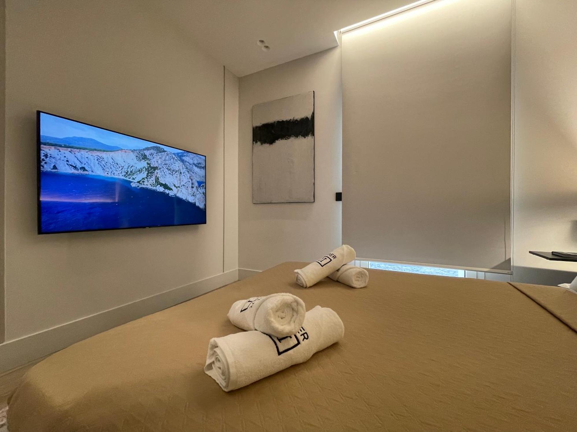 Luxury Renovated Ground Floor 1br - Of The - Historical Centre Olbia