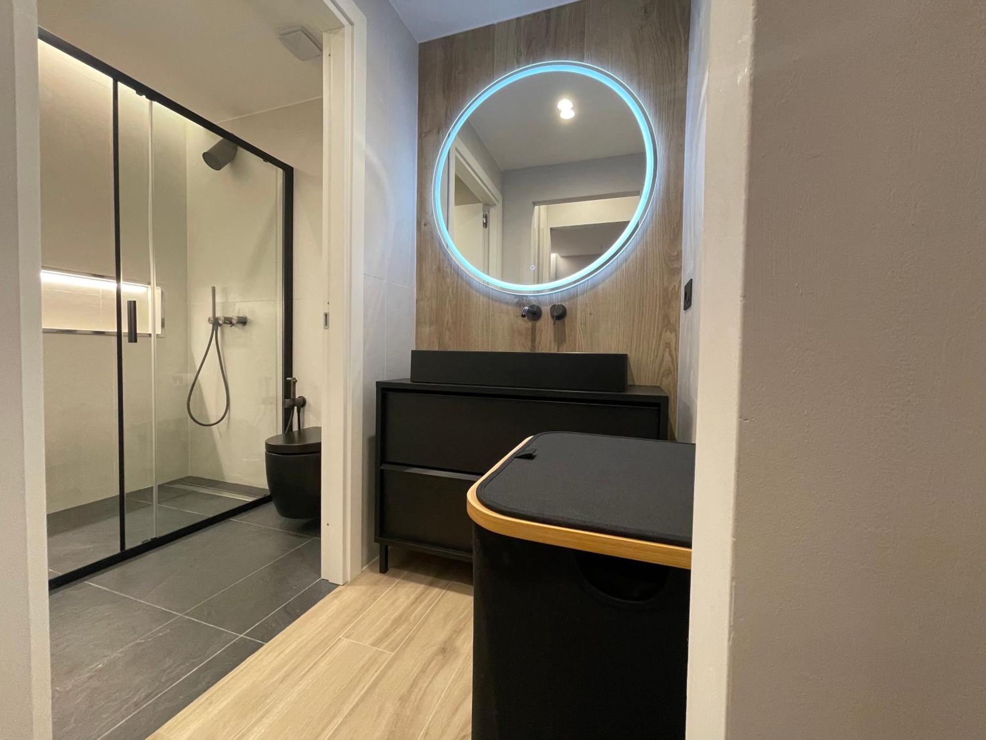 Luxury Renovated Ground Floor 1br - Of The - Historical Centre Apartment