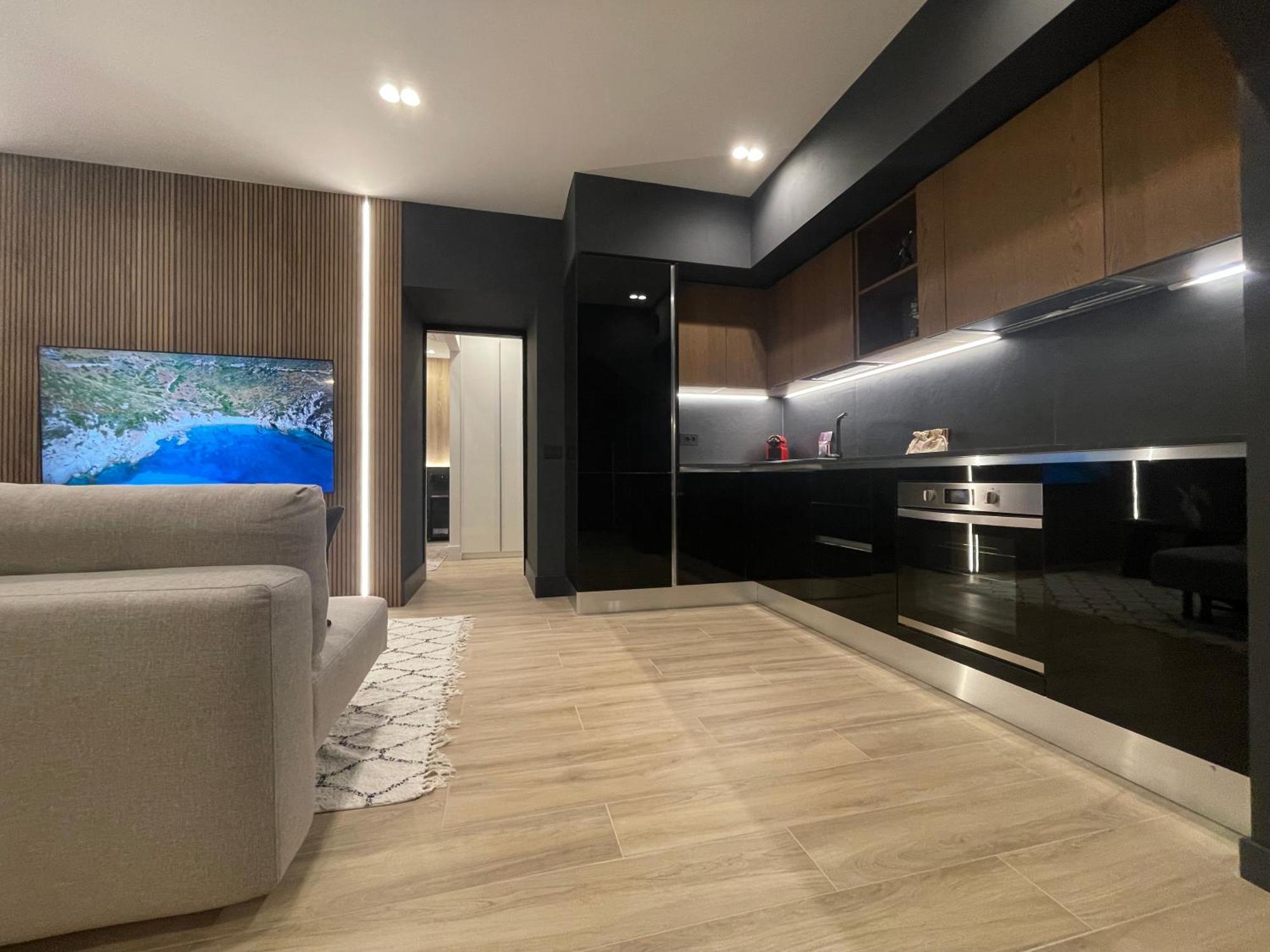 Luxury Renovated Ground Floor 1br - Of The - Historical Centre * Olbia
