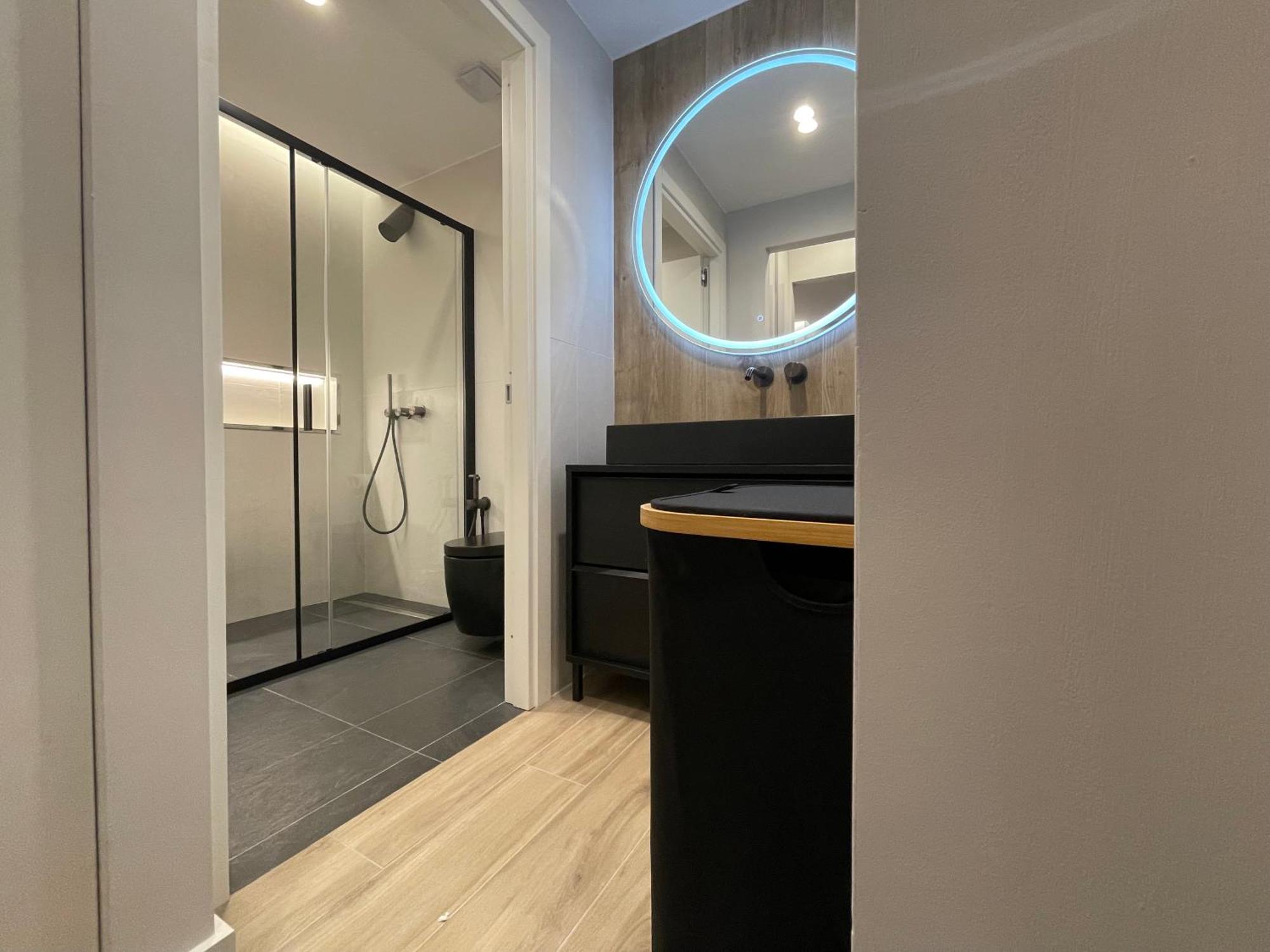 Luxury Renovated Ground Floor 1br - Of The - Historical Centre Apartment