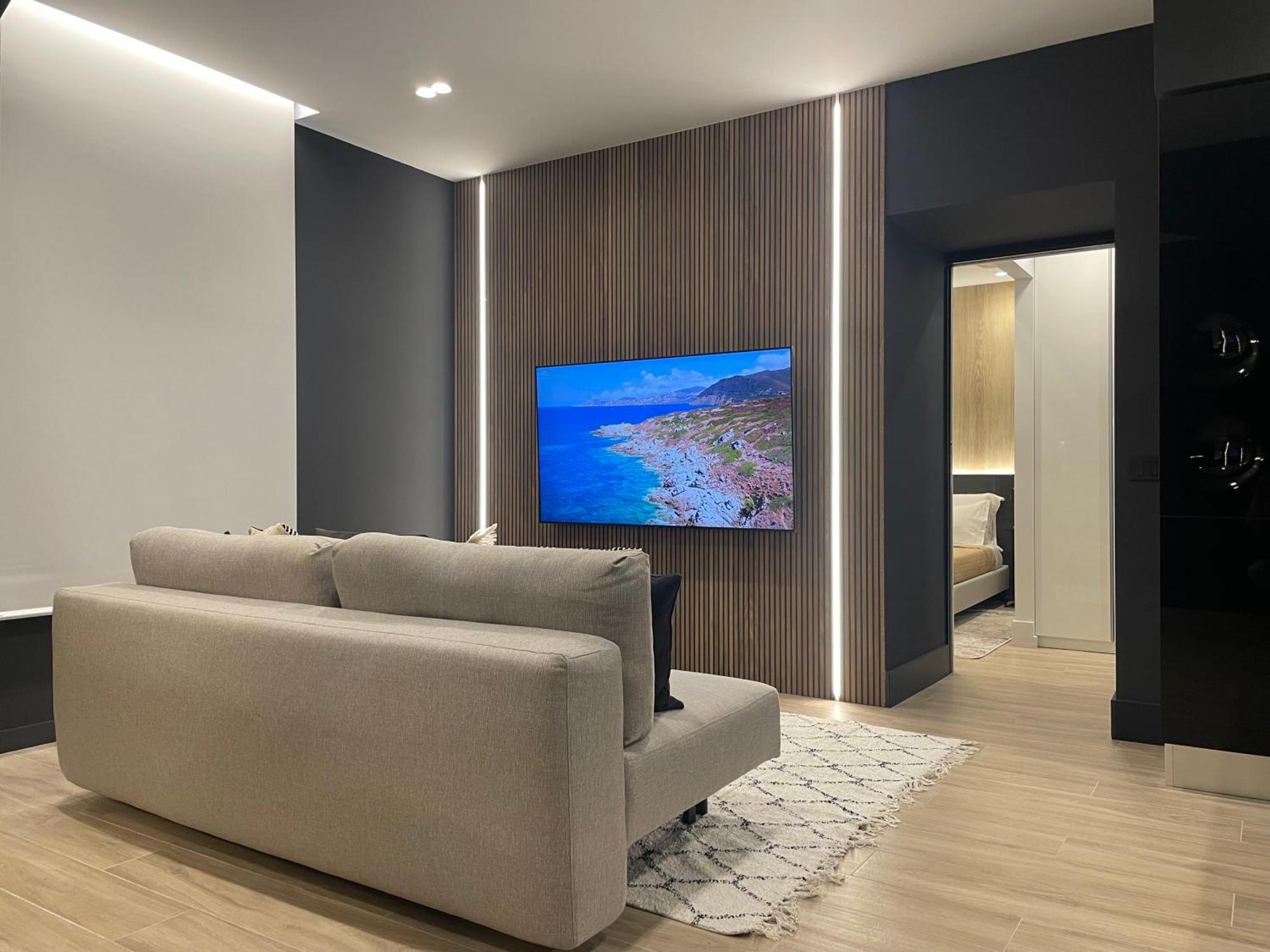 Apartment Luxury Renovated Ground Floor 1br - Of The - Historical Centre Olbia