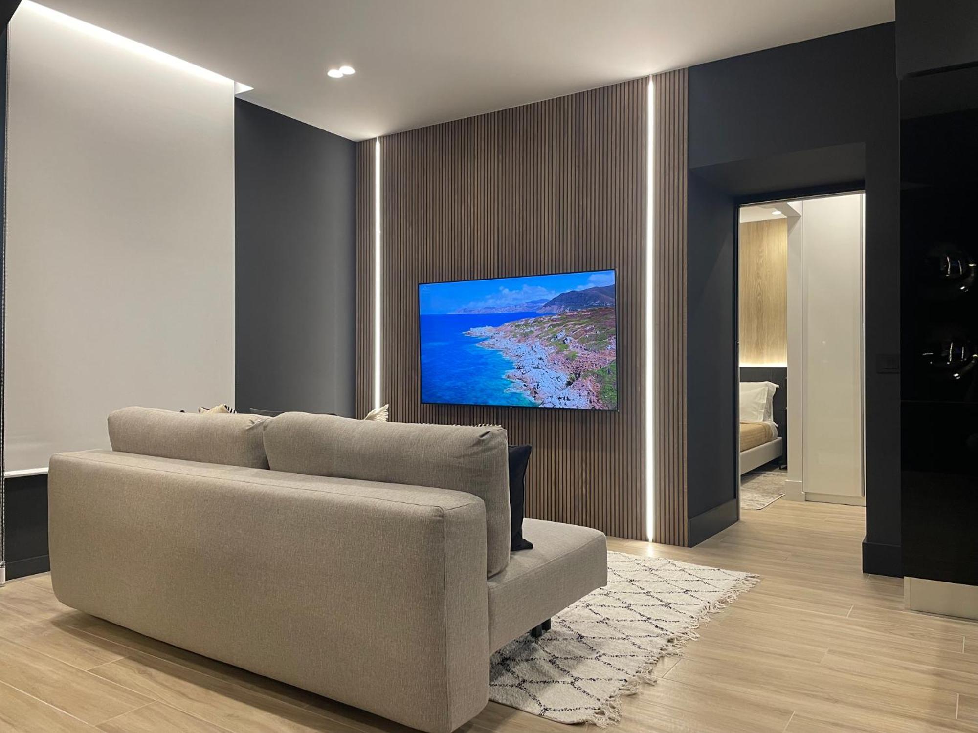 Luxury Renovated Ground Floor 1br - Of The - Historical Centre Olbia