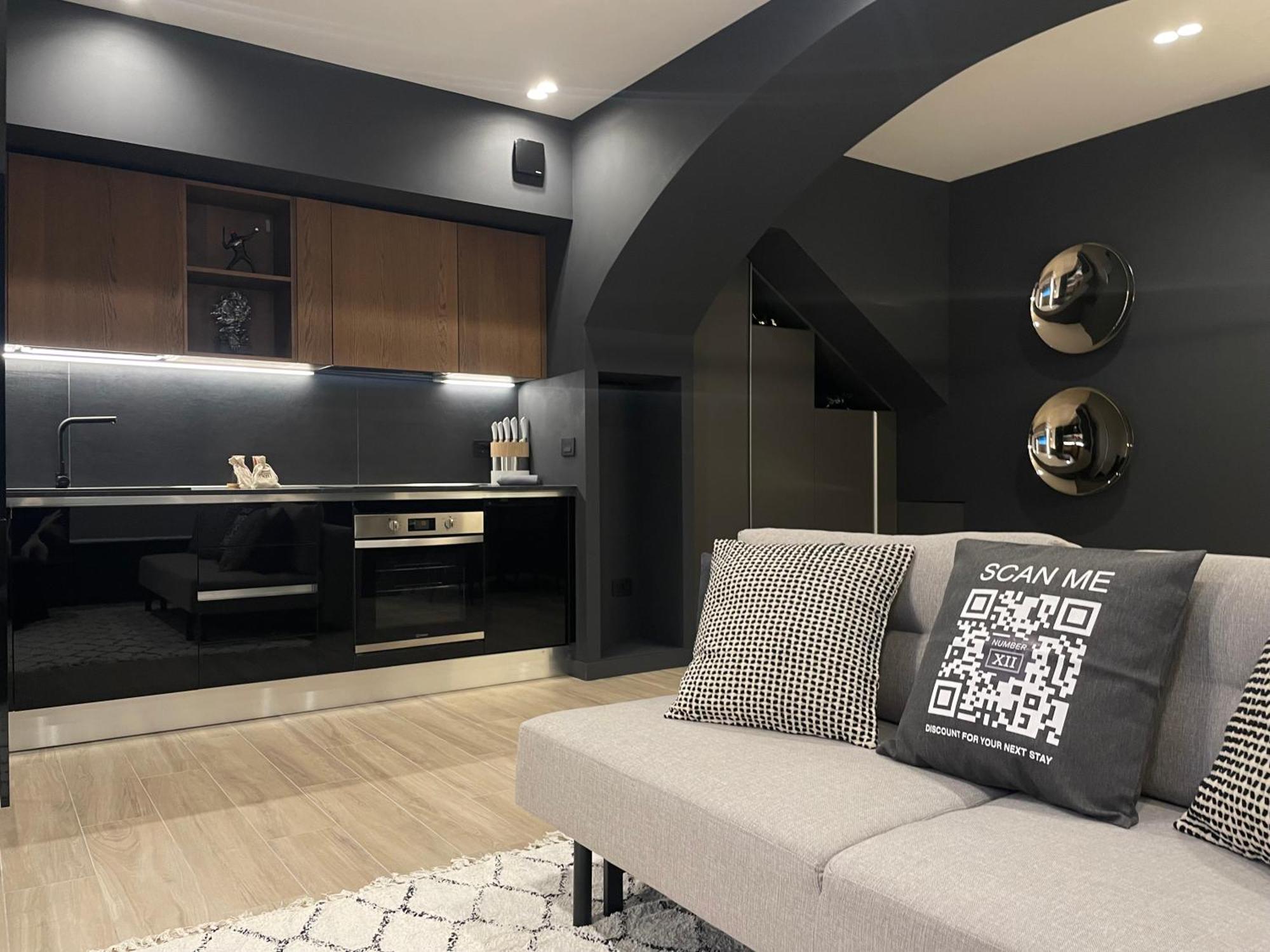 Luxury Renovated Ground Floor 1br - Of The - Historical Centre *