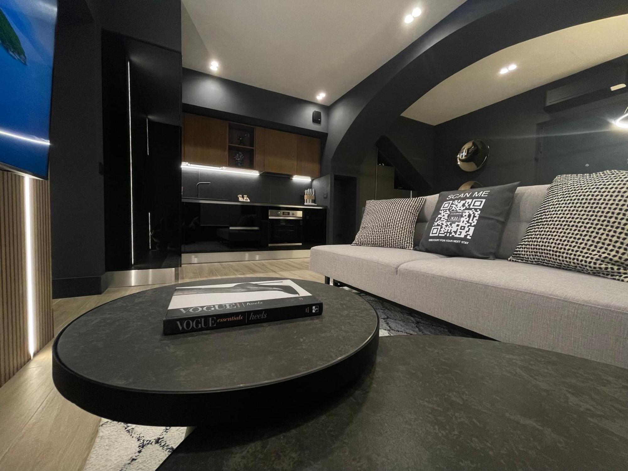 Luxury Renovated Ground Floor 1br - Of The - Historical Centre