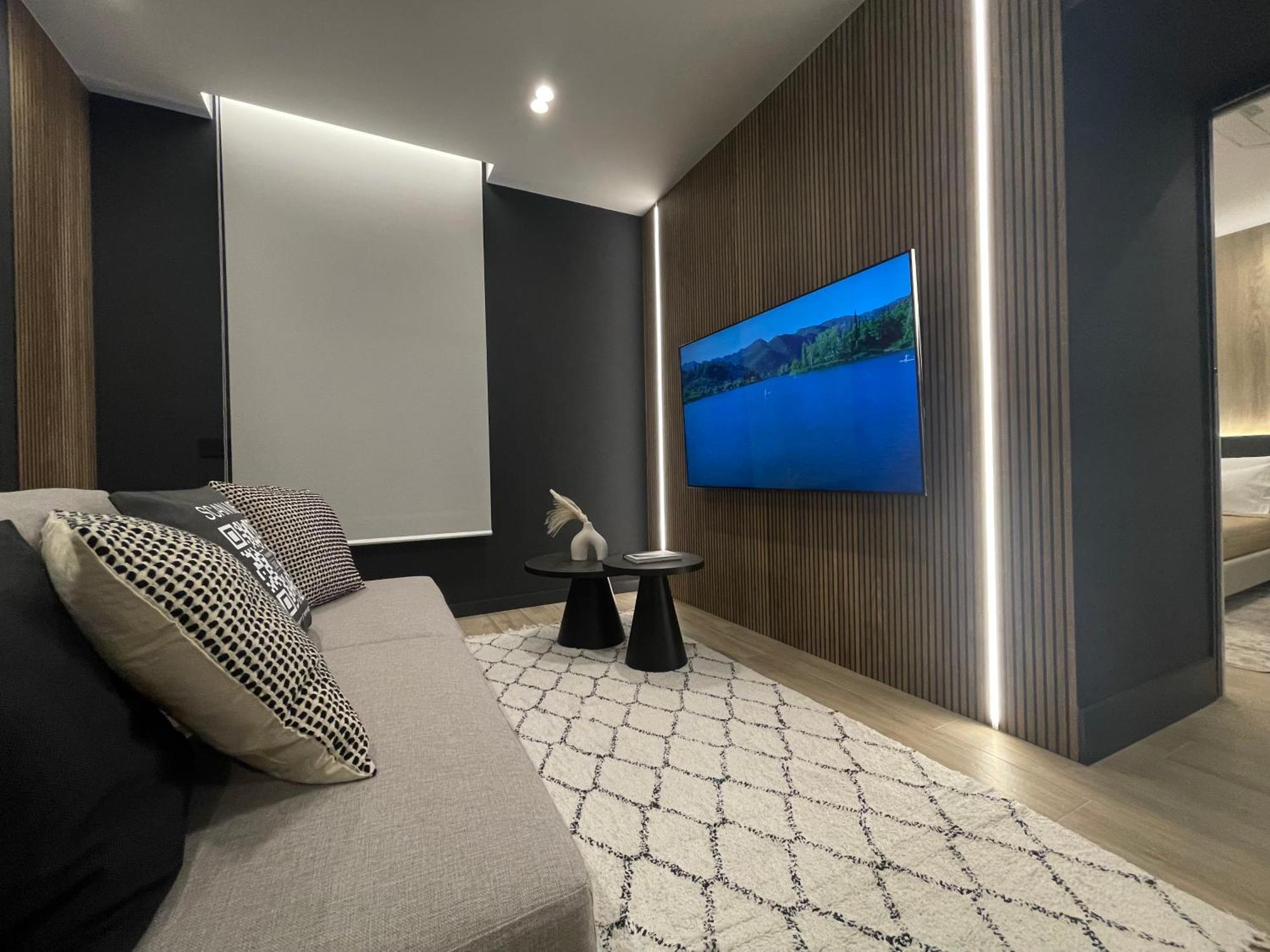 Luxury Renovated Ground Floor 1br - Of The - Historical Centre