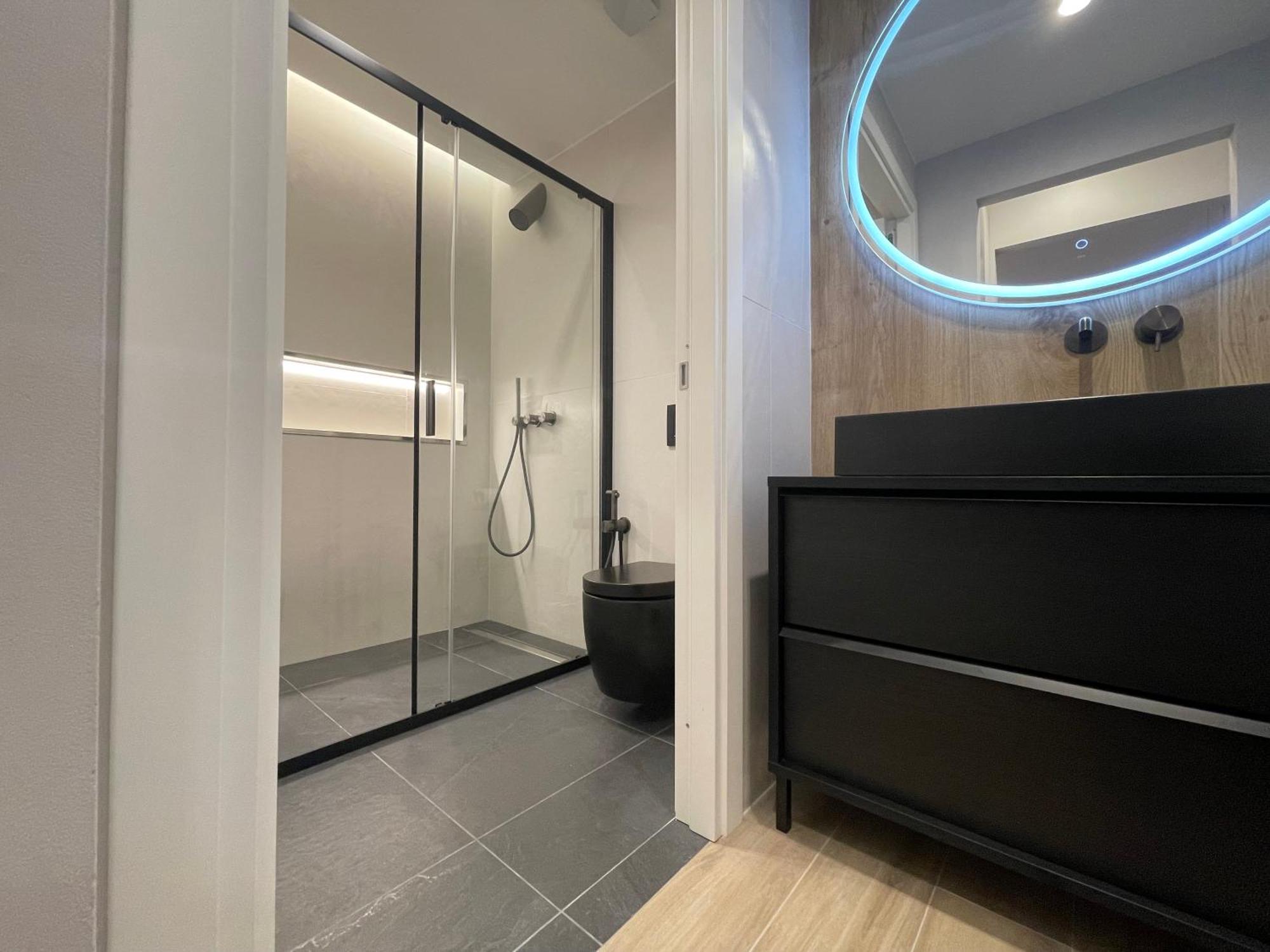 Luxury Renovated Ground Floor 1br - Of The - Historical Centre Apartment Olbia