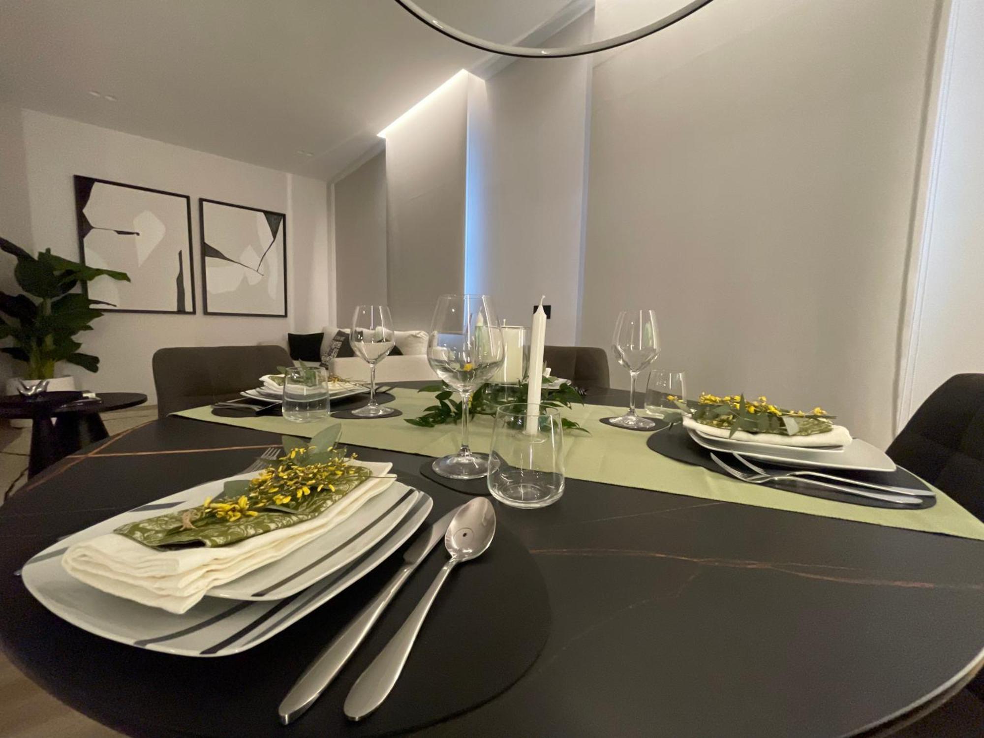 Luxury Renovated Ground Floor 1br - Of The - Historical Centre Apartment *