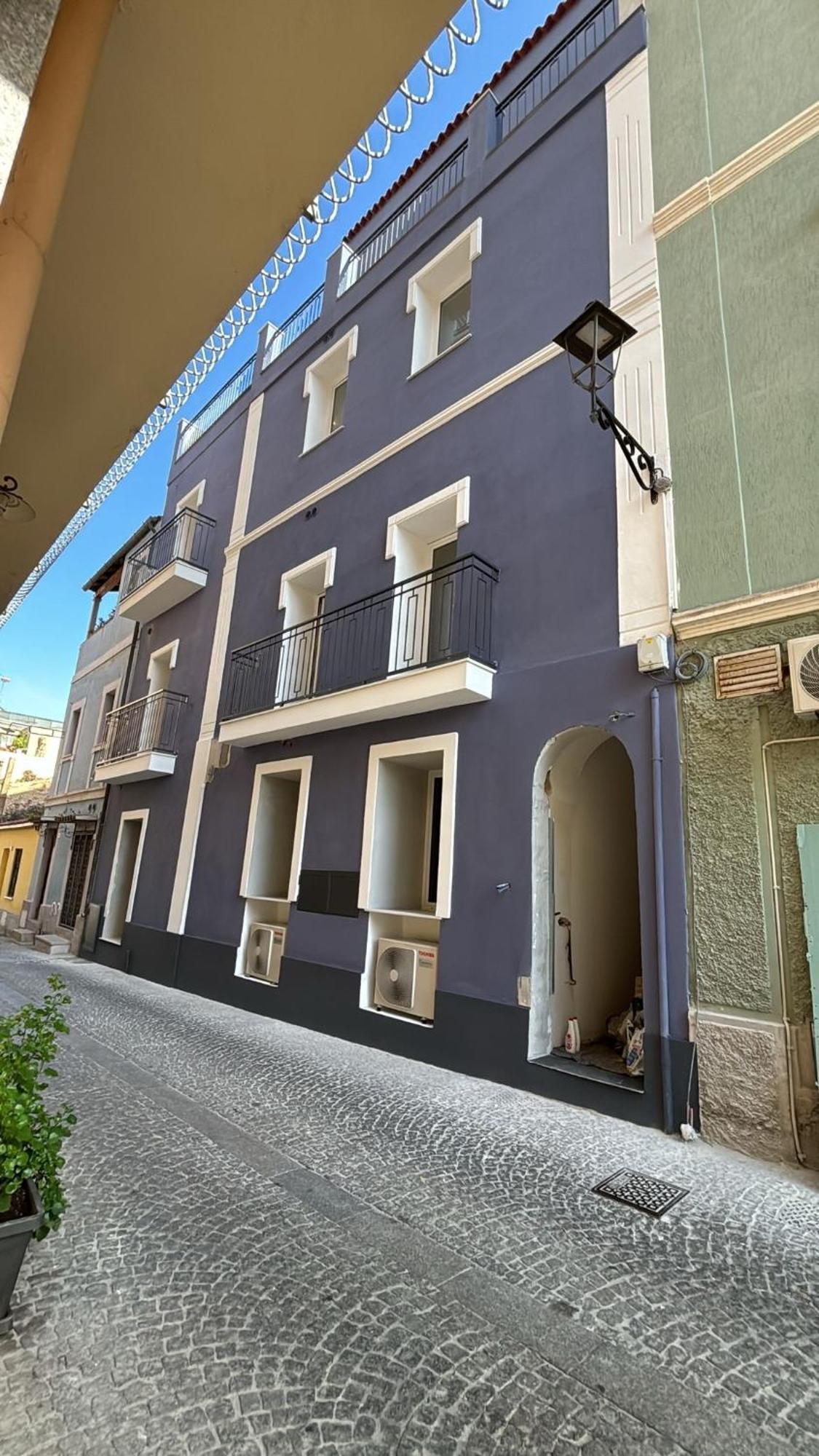 Luxury Renovated Ground Floor 1br - Of The - Historical Centre Apartment Olbia